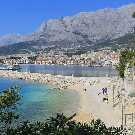 With A Parking Space - 20943 Makarska