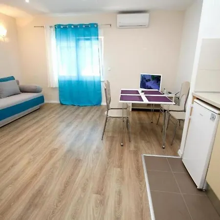 Apartment With A Parking Space - 20943 Makarska